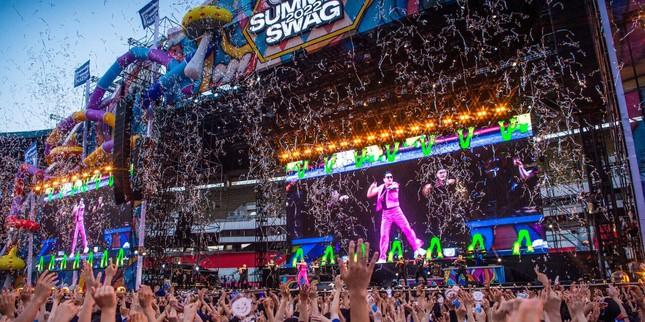 Chủ nhân hit Gangnam Style bị chỉ trích vô cảm với nạn ngập lụt-1