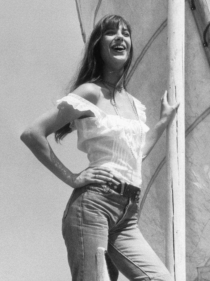 Người phụ nữ chạy trốn và hành trình khai sinh biểu tượng thời trang-1