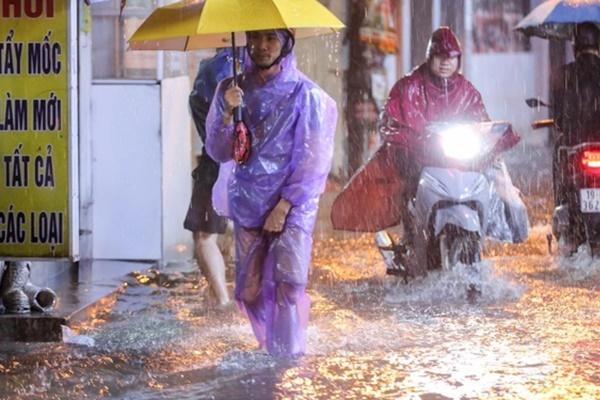 Bão số 1 giảm cấp, trưa nay vào biên giới Việt - Trung-2