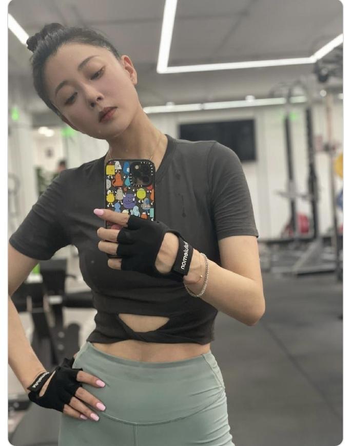 Bí quyết giữ sắc vóc của sao U50-U60 khiến khán giả phát hoảng-3