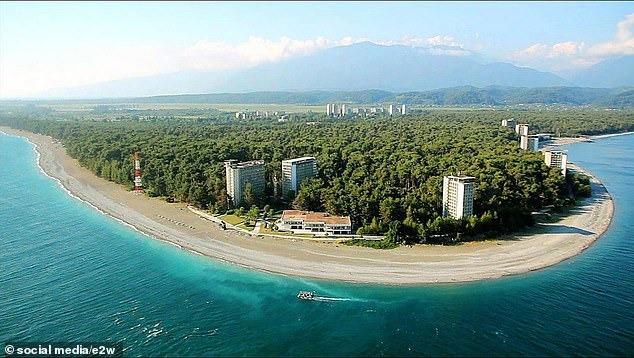 Tuyến đường bộ dài nhất thế giới có gì đáng sợ mà chưa một ai dám đi?-4