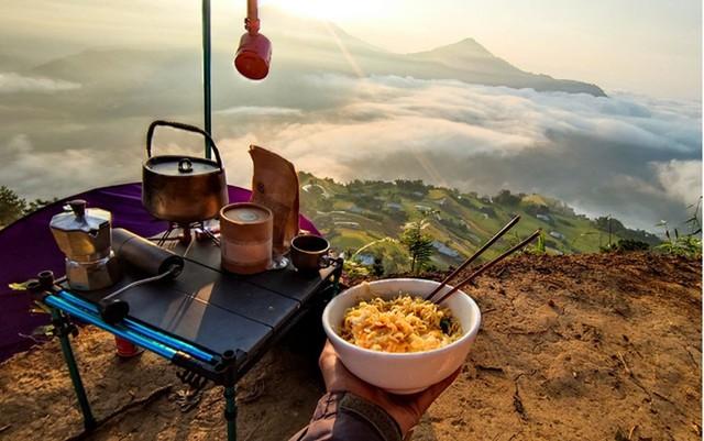 Chùm ảnh: Những bát mì view triệu đô chất như nước cất ở Việt Nam-13