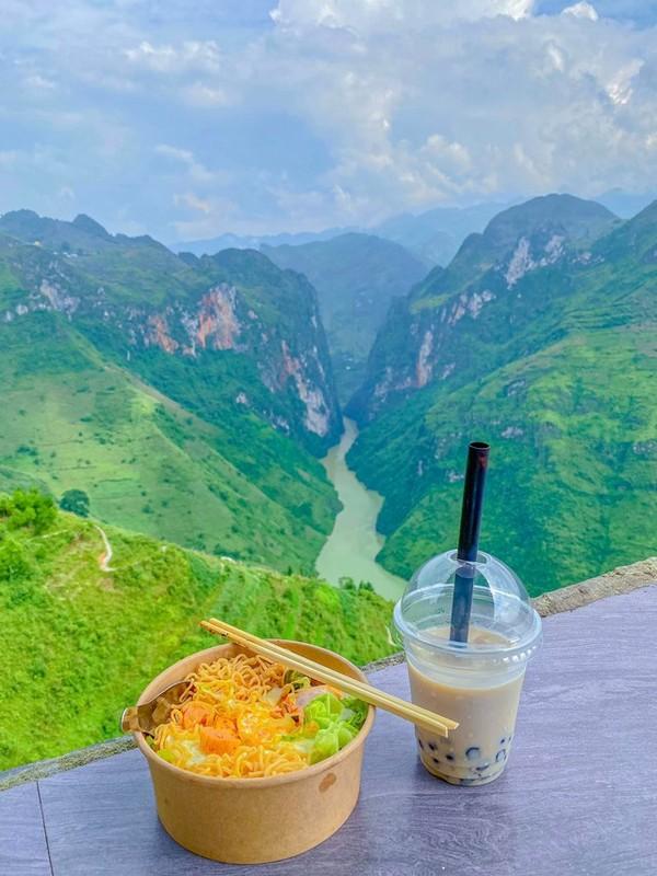 Chùm ảnh: Những bát mì view triệu đô chất như nước cất ở Việt Nam-18