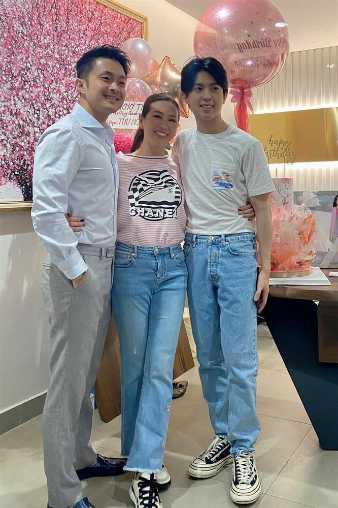 Trước khi ly hôn, hoa hậu Thu Hoài có 7 năm đẹp như mơ bên chồng kém tuổi-16