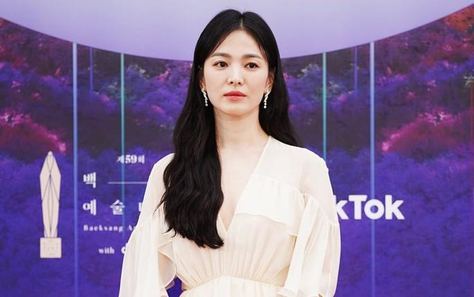 Song Hye Kyo xin lỗi vì tai nạn khi xây nhà mới-1