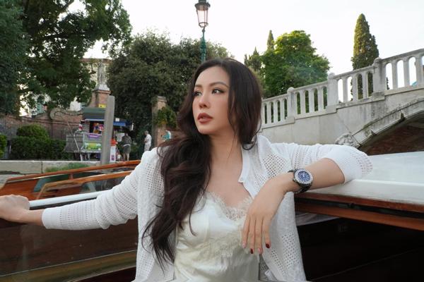 Tuổi U50 nhưng sắc vóc hoa hậu Thu Hoài vừa ly hôn chồng trẻ vẫn nuột khó tin-8