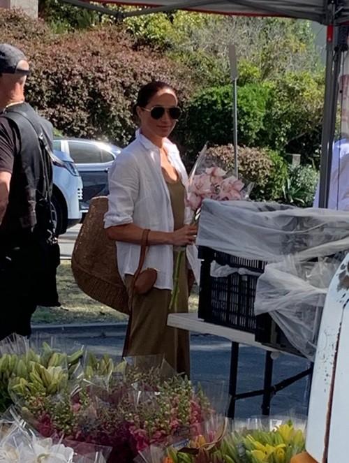 Meghan Markle vi phạm quy định của khu mua sắm, không hiểu vô tình hay cố ý