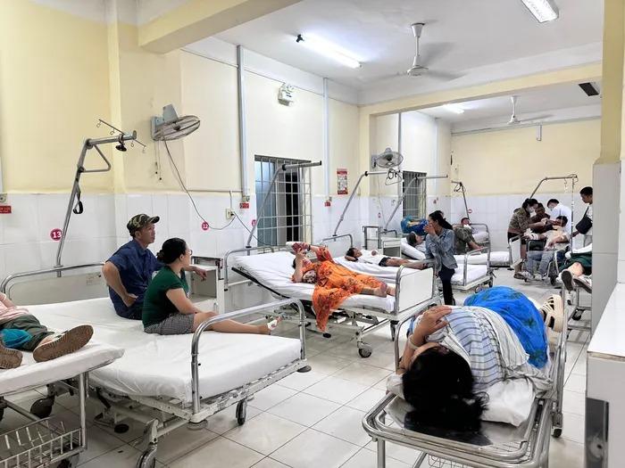 Khánh Hòa chỉ đạo khẩn vụ lật xe chở đoàn khách Trung Quốc làm 4 người chết-2