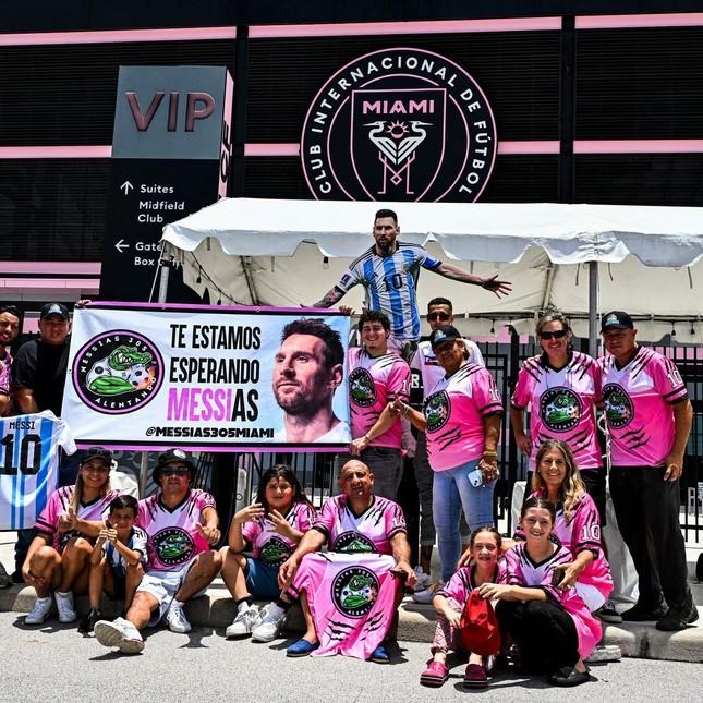 CĐV chi gần 3 tỷ đồng cho tấm vé xem Messi ra mắt Inter Miami-1