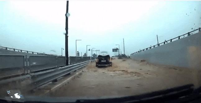 Vụ ngập hầm chui khiến 13 người tử vong: Camera ghi lại khoảnh khắc nước tràn, hầm Osong đầy nước chỉ trong vài phút-3