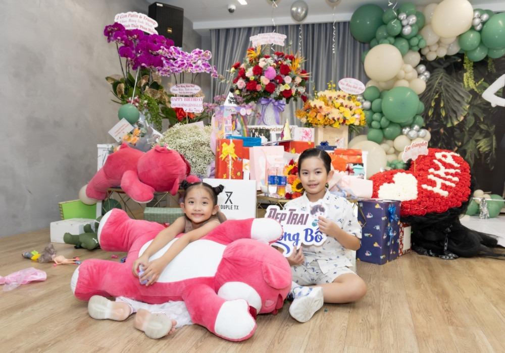 Khánh Thi tổ chức tiệc sinh nhật cho Phan Hiển và hai con-3