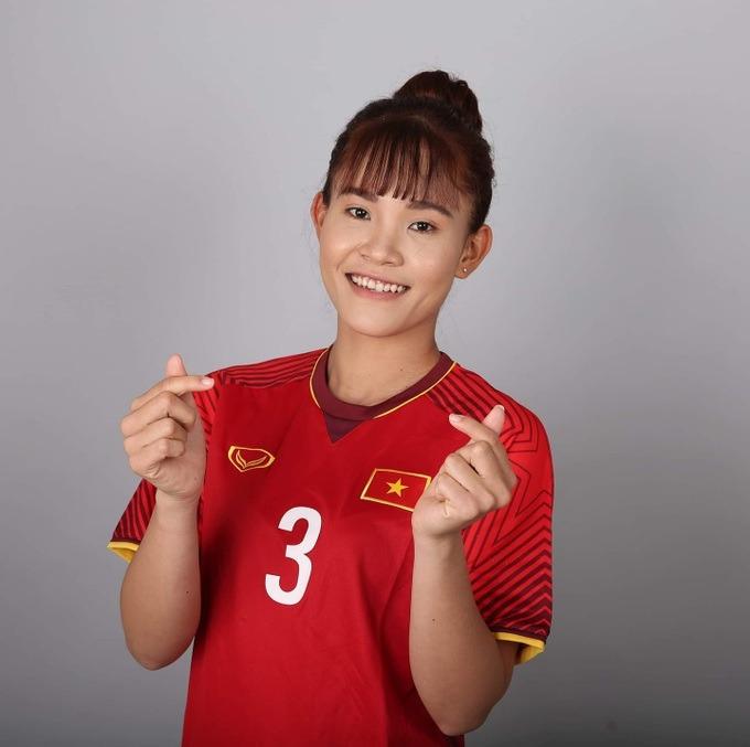 Gu thời trang đời thường sành điệu của tuyển bóng đá nữ Việt Nam-3
