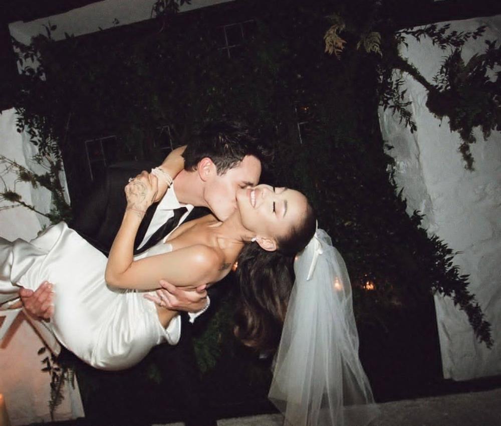 Tình trường của Ariana Grande trước khi ly hôn chồng doanh nhân-8