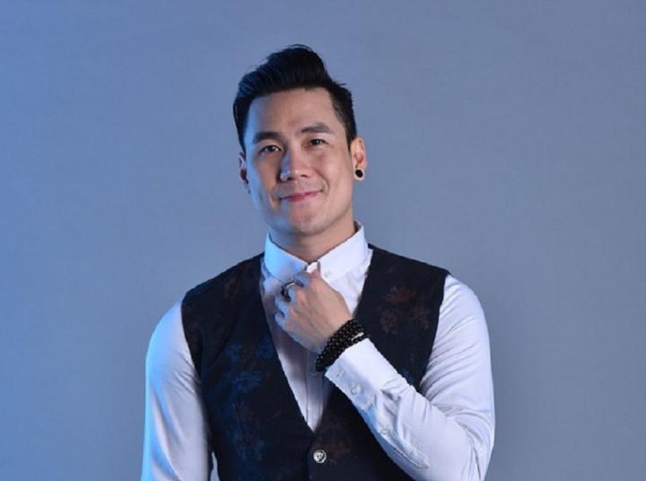 Khánh Phương khoe ảnh thời niên thiếu, dân mạng trầm trồ: Đẹp như mỹ nam Hàn Quốc-2