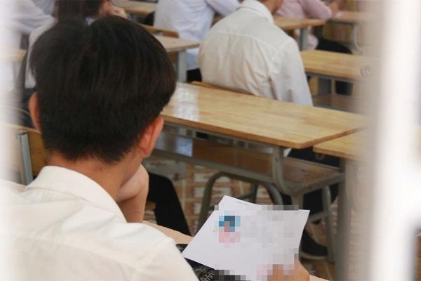 Nhóm thí sinh điểm cao ngất mà trượt: Thực tế điểm tiếng Anh là... 10-4