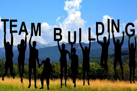 Tôi ghét team building, gần 50 tuổi vẫn phải chơi trò nhí nhố như trẻ con