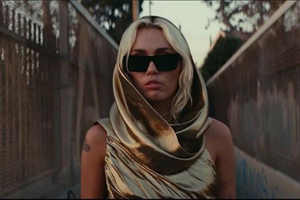 Adele là fan hâm mộ cuồng nhiệt của Miley Cyrus-2