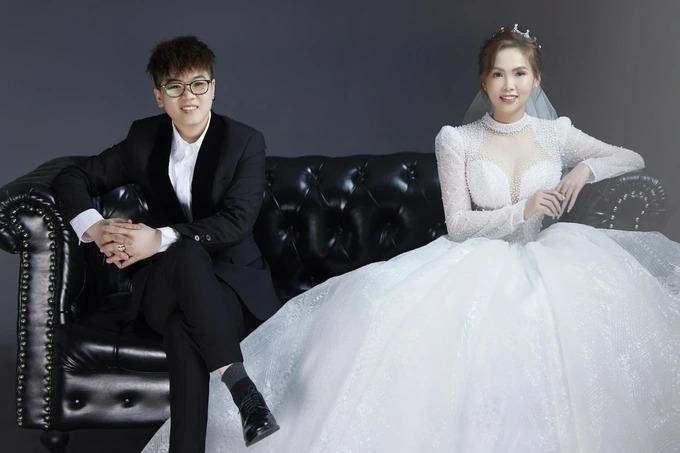 Cô dâu hóa chú rể từng gây sốt mạng ở TPHCM cùng vợ đón con đầu lòng-4