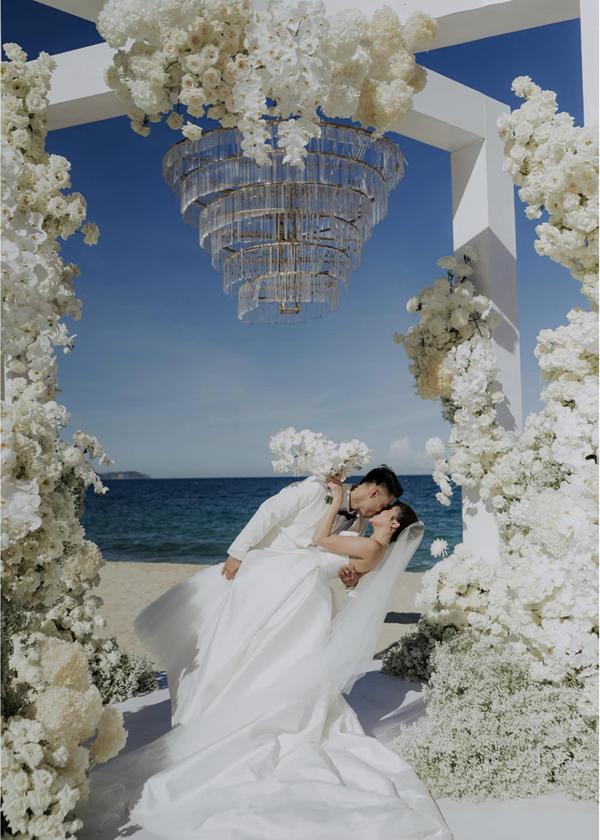 Em trai Hoa hậu Jennifer Phạm cưới vợ: Nhan sắc cô dâu chú rể gây chú ý-5