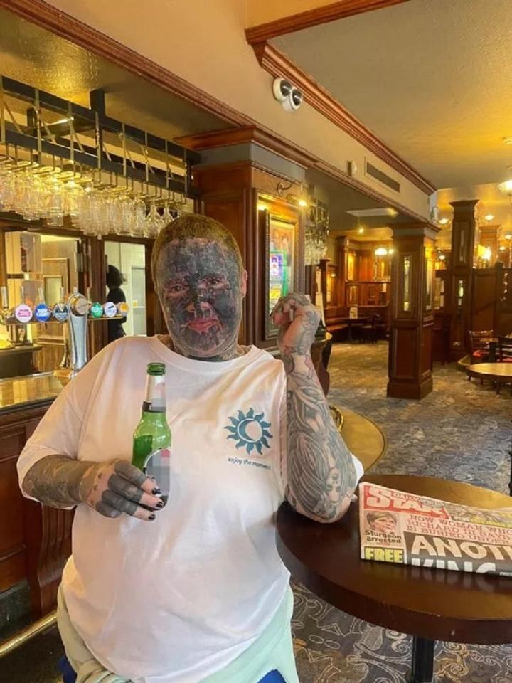 Bà mẹ có 800 hình xăm: Dù nằm giường bệnh, chỉ còn 1 tuần để sống, tôi vẫn tiếp tục xăm-2