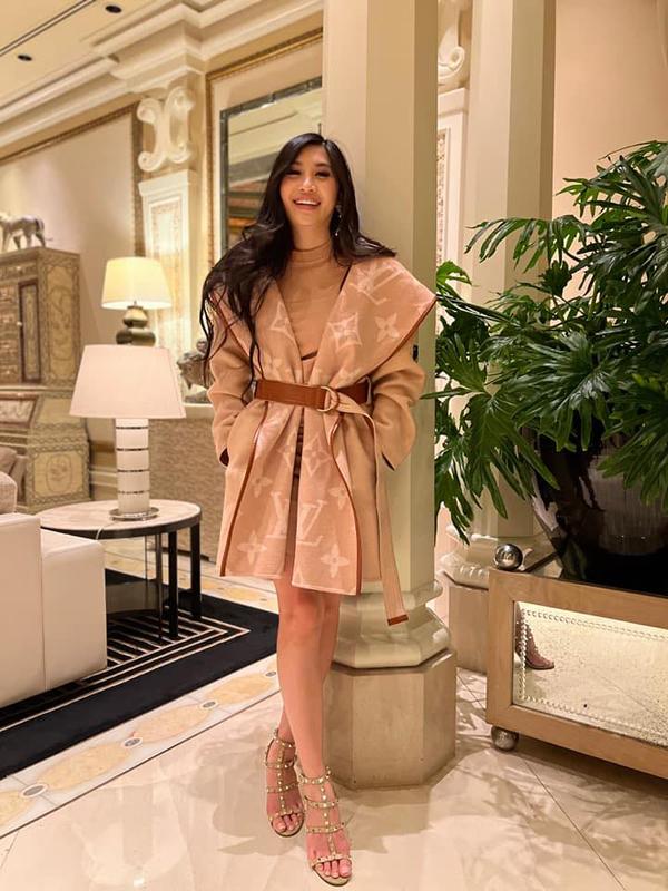 Sắc vóc em dâu Hoa hậu Jennifer Phạm: Nghiện trang phục sexy nhờ body săn chắc-6