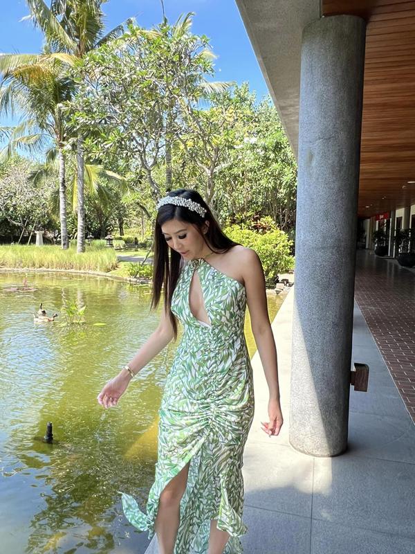 Sắc vóc em dâu Hoa hậu Jennifer Phạm: Nghiện trang phục sexy nhờ body săn chắc-8