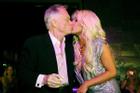 Vợ kém 60 tuổi của ông trùm Playboy than 'hỏng một đời' vì lấy sai người