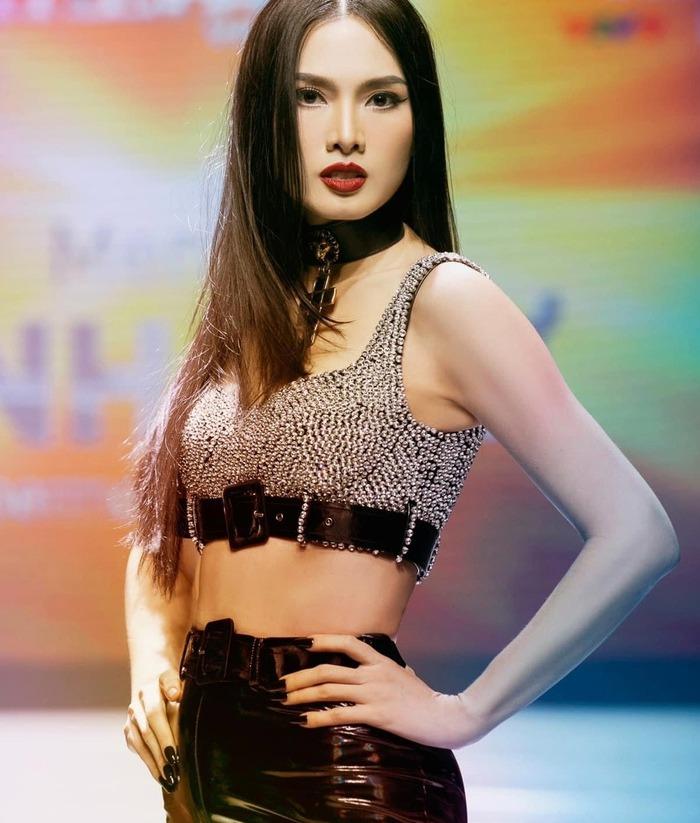 Siêu mẫu Anh Thư quyết định ly hôn với chồng doanh nhân vì một câu nói của con trai-4