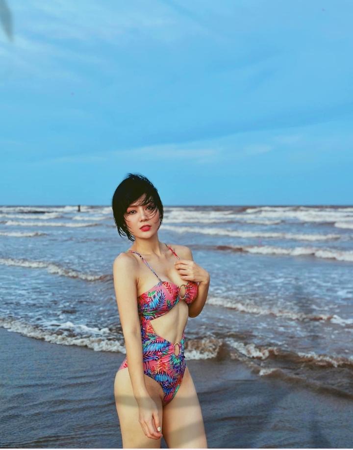 Thoát vai cửu vạn lam lũ, Thanh Hương diện bikini khoe vóc dáng nuột nà-5