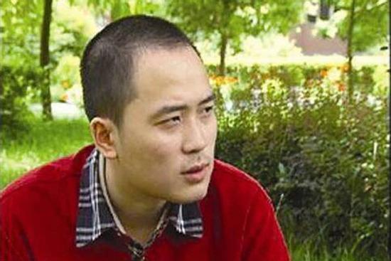 3 lần đỗ đại học top đầu vẫn bị đuổi học vì lý do không ngờ