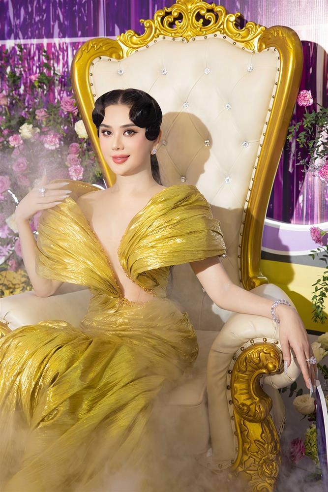 Con trai Lâm Khánh Chi đốc thúc mẹ lấy chồng-4