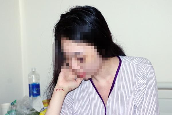 Nữ sinh bị nhóm bạn ép lên xe, chở vào rừng hành hung-2