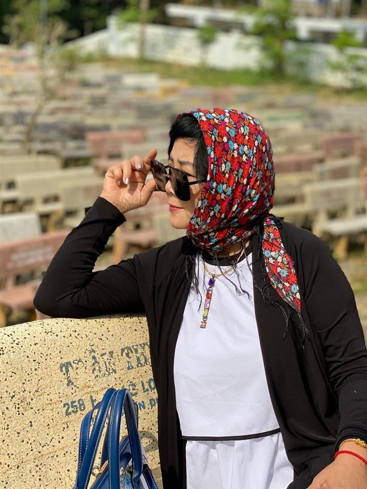 NSND Minh Hằng mừng phát khóc khi công an bắt được kẻ giật dây chuyền-1