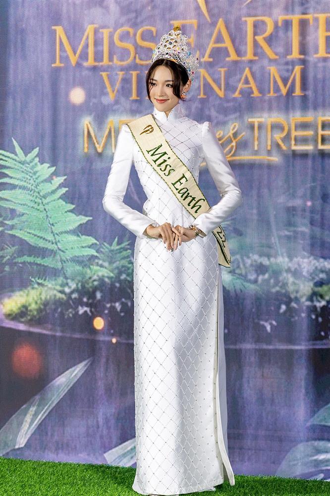 Đương kim Miss Earth diện áo dài đọ sắc cùng dàn mỹ nhân Việt-3
