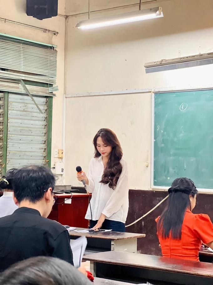 Hoa hậu Mai Phương 1 năm nhiệm kỳ: Ồn ào nhảy gợi cảm, thay đổi sắc vóc-10