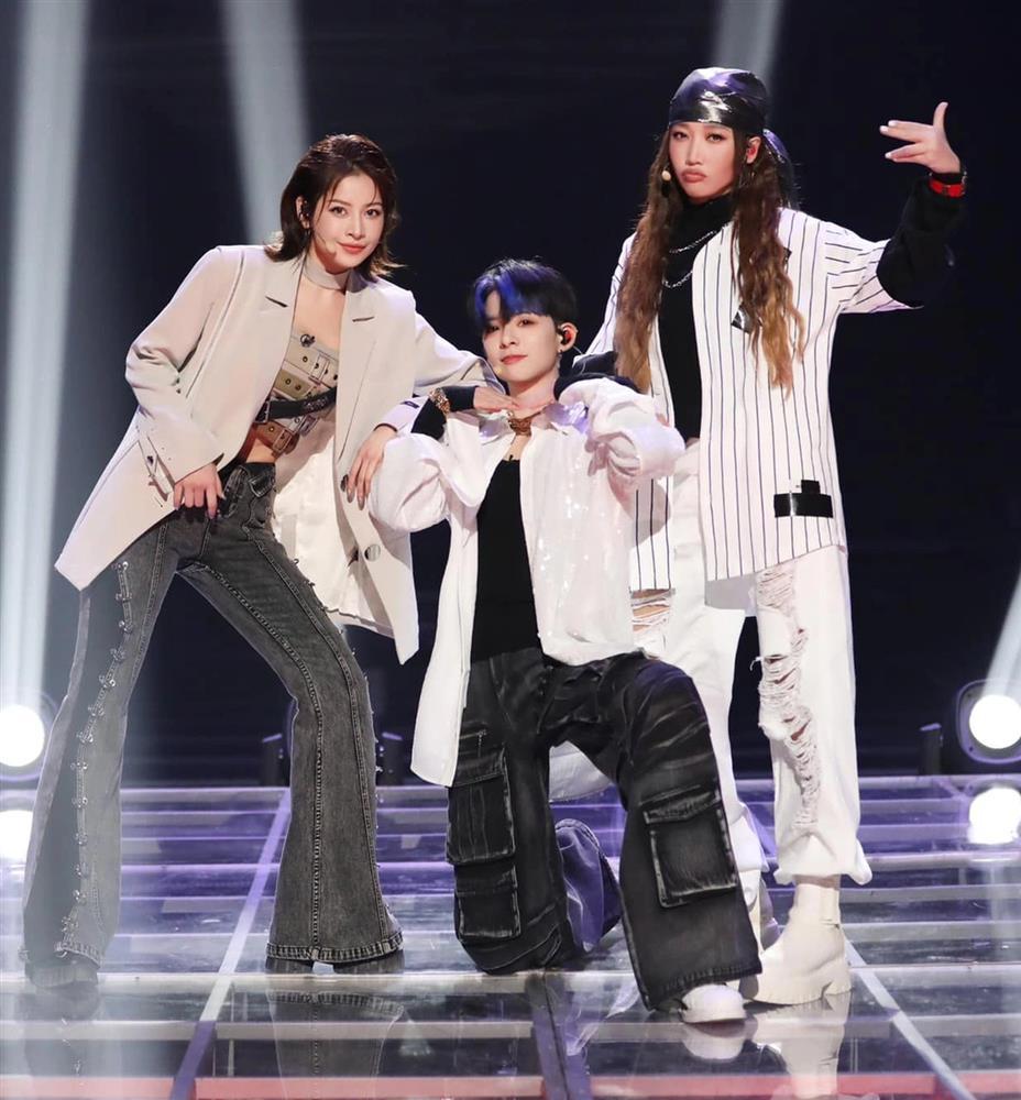 Giải mã sức hút mạnh mẽ của Chi Pu tại Đạp gió 2023-6