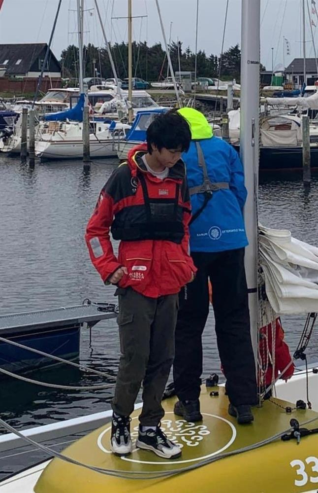 Vóc dáng cao lớn của con trai Cường Đô La ở tuổi 13-1