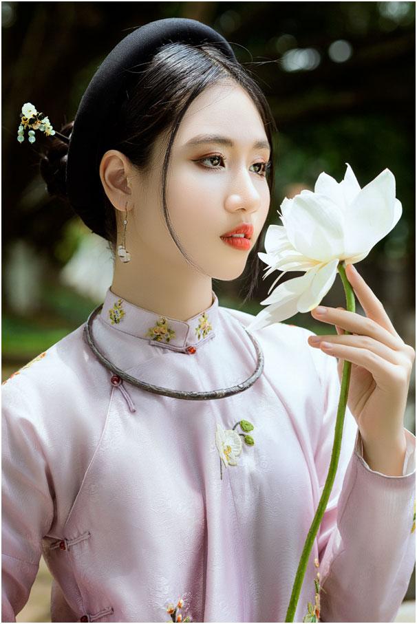 Mẫu nhí Đặng Minh Anh cuốn hút với trang phục truyền thống-6