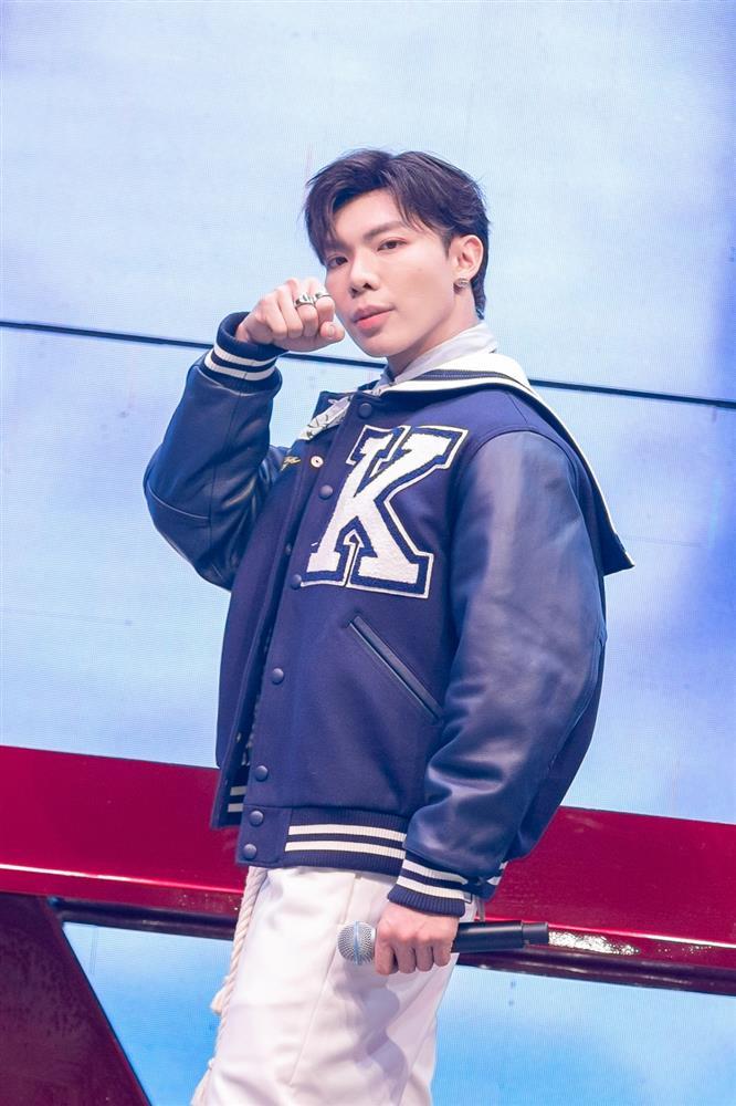 Erik trúng tiếng sét ái tình với người hoạt động trong showbiz-2