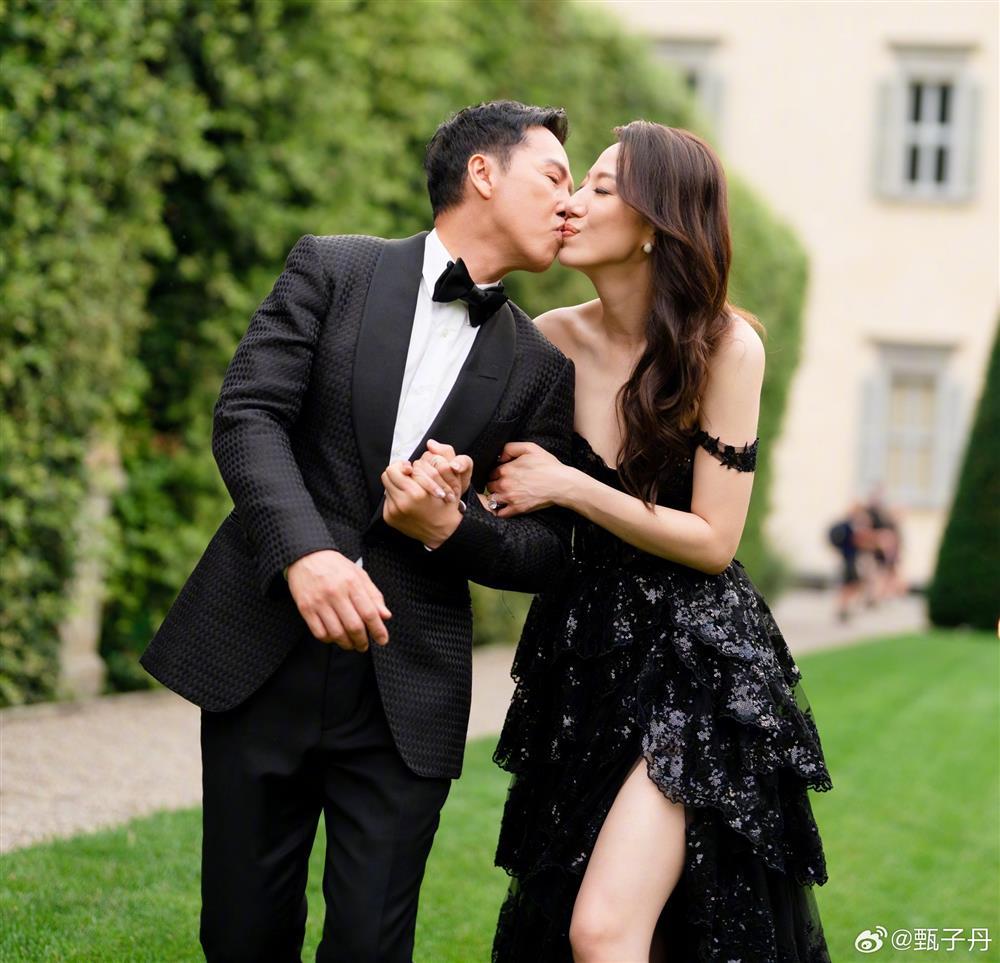 Chân Tử Đan tổ chức lễ cưới ở tuổi 60 với vợ là con gái vua kim cương-2