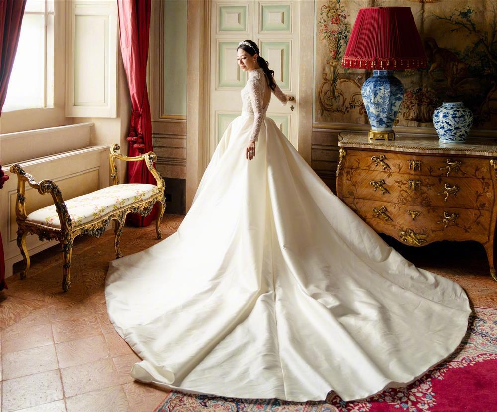 Chân Tử Đan tổ chức lễ cưới ở tuổi 60 với vợ là con gái vua kim cương-8