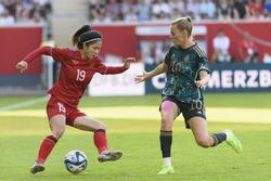 HLV Mai Đức Chung nhận tin không vui trước trận gặp tuyển nữ Mỹ