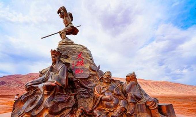 Thời trang độc dị lên ngôi khi nhiệt độ Trung Quốc có nơi đạt đỉnh 80 độ-1