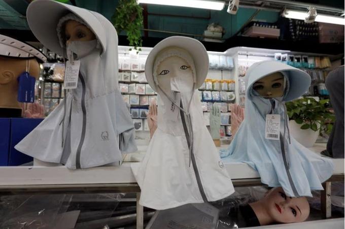 Thời trang độc dị lên ngôi khi nhiệt độ Trung Quốc có nơi đạt đỉnh 80 độ-6