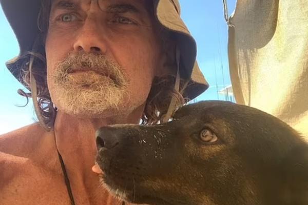 Thủy thủ kể chuyện sống sót thần kỳ khi bị mắc kẹt trên biển-2