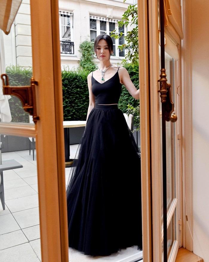 Sự tinh tế của Song Hye Kyo khi diện váy dạ hội-3