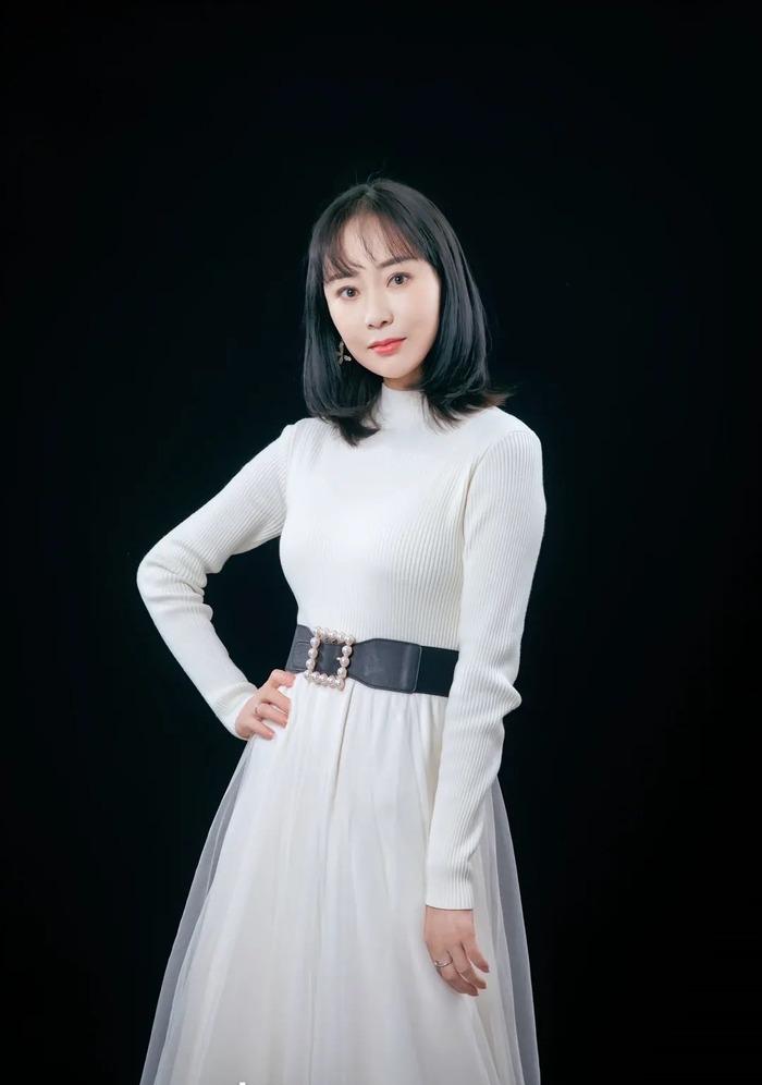 Người phụ nữ U50 lấy con trai của bạn thân, mẹ chồng ngất xỉu khi biết tin-3