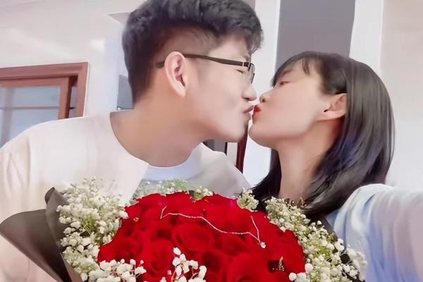 Tôi chăm mẹ chồng từng bữa ăn giấc ngủ nhưng trong mắt bà chỉ có dâu út lắm tiền-2