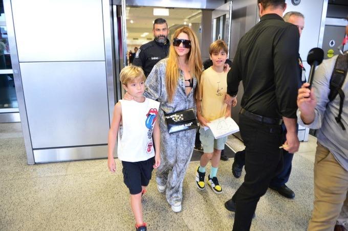 Shakira là đối tượng của 2 cuộc điều tra trốn thuế tiến hành cùng lúc-2