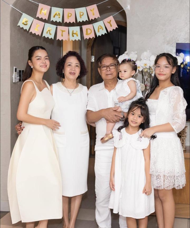 Phạm Quỳnh Anh mở tiệc mừng con gái tròn 1 tuổi-3